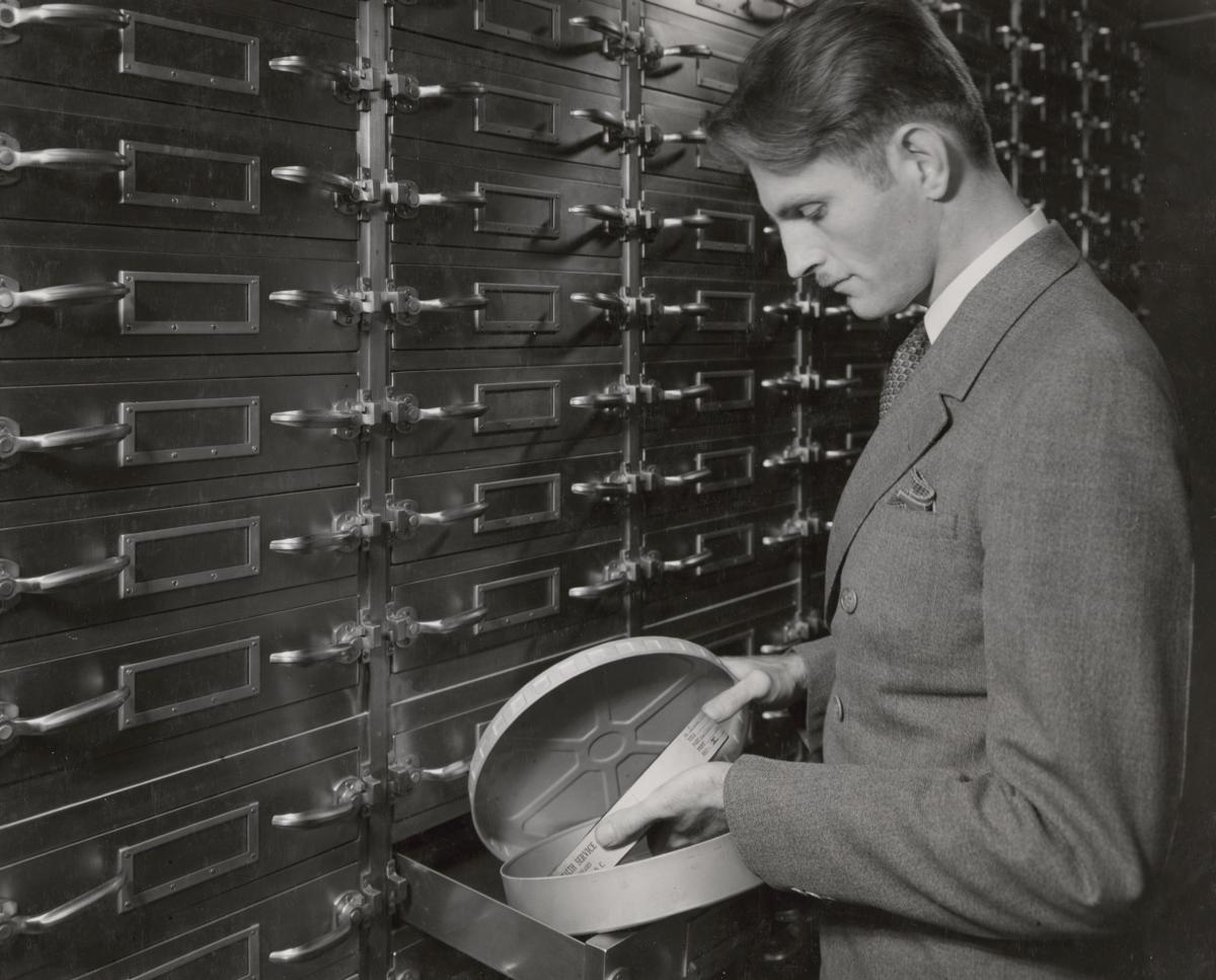 USNatArchives's tweet photo. The Digital Records Division oversees every stage of the archival lifecycle for born-digital federal records, accessioning digital record types in over 60 formats ranging from computer aided design drawings and digital cinema to textual data, web records, and more. 💾💻 https://t.co/NFaH4ddnTA