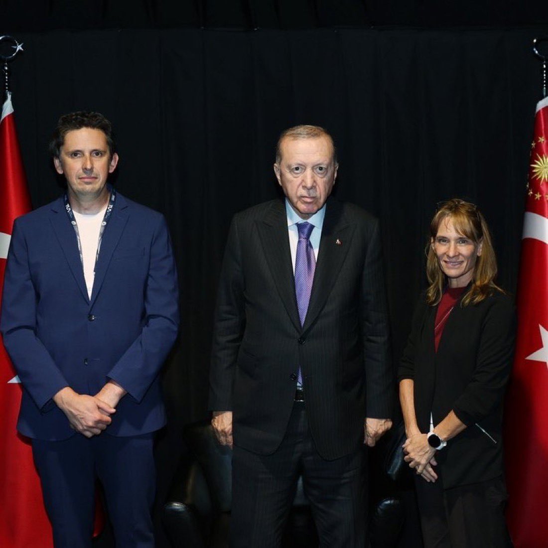 haskologlu's tweet photo. Cumhurbaşkanı Erdoğan, Elon Musk’ın sahibi olduğu SpaceX’in üst düzey yöneticileri Rebecca Hunter ve Michael Nicolls'u kabul etti. https://t.co/17saePKtJf