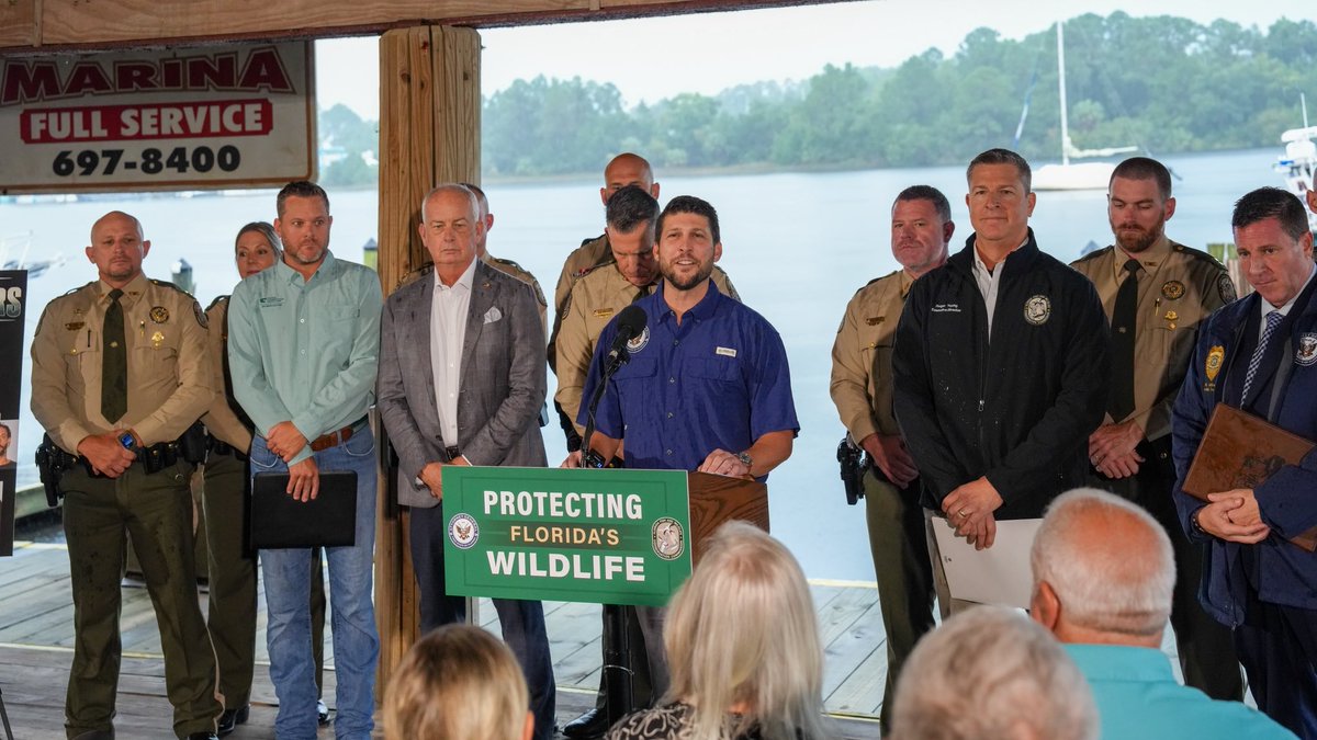 AGJamesUthmeier's tweet photo. Today, we announced charges against 10 people for running an illegal fishing operation and selling sea turtles across Florida's gulf coast.
 
These are not fishing tickets. They are felony charges, including racketeering. We plan to leave Florida better to God than how we found it, and poachers will be prosecuted to the fullest extent.

https://t.co/vQ5stNTC1w
