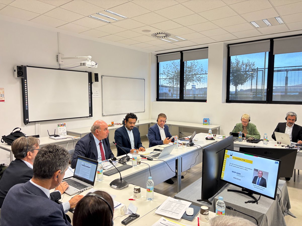 EBC_SMEs's tweet photo. 📢Climate adaptation: Hosted by @CncConstruccion at @FLCconstruccion, EBC held its Board of Directors meeting in Madrid 🇪🇸
Main topics discussed: #heat stress and extreme #weather, #health & #safety, #EUprocurement, EPBD, #Housing, #EUVETStrategy & more.
➡️https://t.co/xuFTOjx0ON https://t.co/ow6VEa0yrT