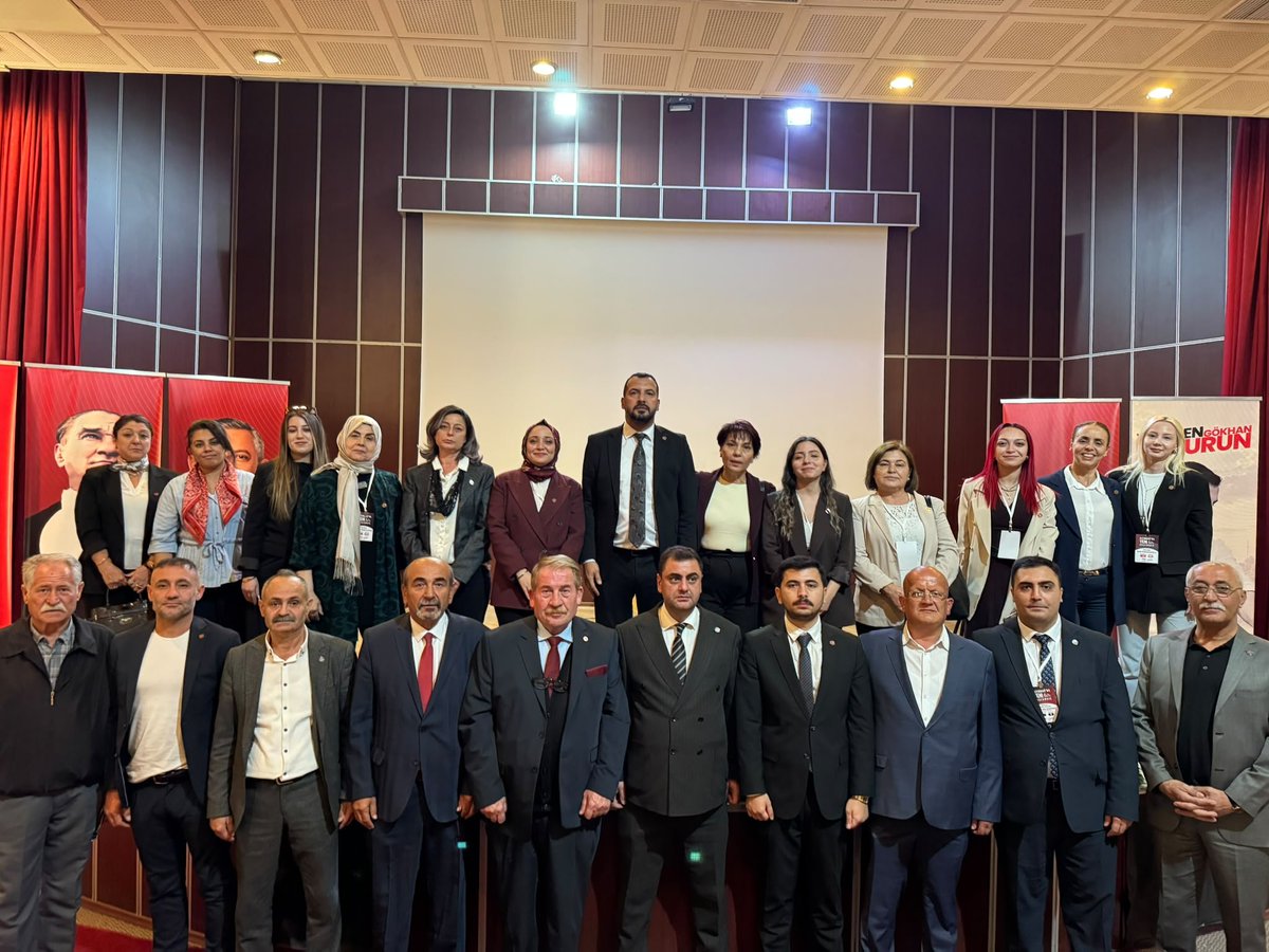 YepAltindag's tweet photo. Birlikte başladık, birlikte büyüyoruz.

Yeni Parti Altındağ İlçe Başkanlığımızın 1. Olağan Kongresi’ni büyük bir coşku, dayanışma ve inançla gerçekleştirdik.

Bu anlamlı günde bizlerle olan tüm üyelerimize, delegelerimize, yol arkadaşlarımıza ve kongremize katkı sunan herkese teşekkür ediyoruz.

Altındağ’da halkın sözünü büyütmek, örgütümüzü güçlendirmek ve daha adil, daha özgür, daha yaşanabilir bir Türkiye için omuz omuza çalışmaya devam edeceğiz.

Kongremiz Altındağ’ımıza ve Yeni Parti’mize hayırlı olsun.