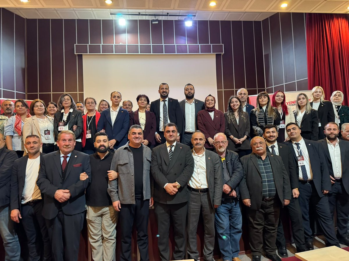 YepAltindag's tweet photo. Birlikte başladık, birlikte büyüyoruz.

Yeni Parti Altındağ İlçe Başkanlığımızın 1. Olağan Kongresi’ni büyük bir coşku, dayanışma ve inançla gerçekleştirdik.

Bu anlamlı günde bizlerle olan tüm üyelerimize, delegelerimize, yol arkadaşlarımıza ve kongremize katkı sunan herkese teşekkür ediyoruz.

Altındağ’da halkın sözünü büyütmek, örgütümüzü güçlendirmek ve daha adil, daha özgür, daha yaşanabilir bir Türkiye için omuz omuza çalışmaya devam edeceğiz.

Kongremiz Altındağ’ımıza ve Yeni Parti’mize hayırlı olsun.