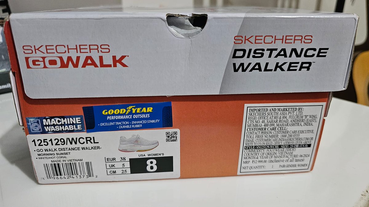 Manjari607's tweet photo. @SkechersIndia Delivered WRONG shoes for Order #SOP00538275(₹12,999) &amp; refused to fix it!Flagged within 24 hours but you silently closed Case#00724341. Escalated to Consumer Affairs under NCH Docket: 10337983 and emailed your Greviance officer. Stop the bots &amp; refund my money! https://t.co/qHVKpuLTnn