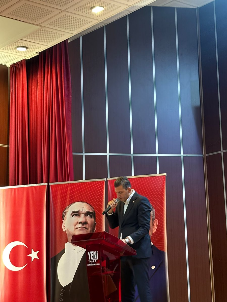 YepAltindag's tweet photo. Birlikte başladık, birlikte büyüyoruz.

Yeni Parti Altındağ İlçe Başkanlığımızın 1. Olağan Kongresi’ni büyük bir coşku, dayanışma ve inançla gerçekleştirdik.

Bu anlamlı günde bizlerle olan tüm üyelerimize, delegelerimize, yol arkadaşlarımıza ve kongremize katkı sunan herkese teşekkür ediyoruz.

Altındağ’da halkın sözünü büyütmek, örgütümüzü güçlendirmek ve daha adil, daha özgür, daha yaşanabilir bir Türkiye için omuz omuza çalışmaya devam edeceğiz.

Kongremiz Altındağ’ımıza ve Yeni Parti’mize hayırlı olsun.