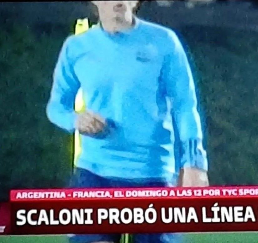 simiodelaT's tweet photo. que haces scaloni, todavía no se fue messi https://t.co/4xrSSLnCZT
