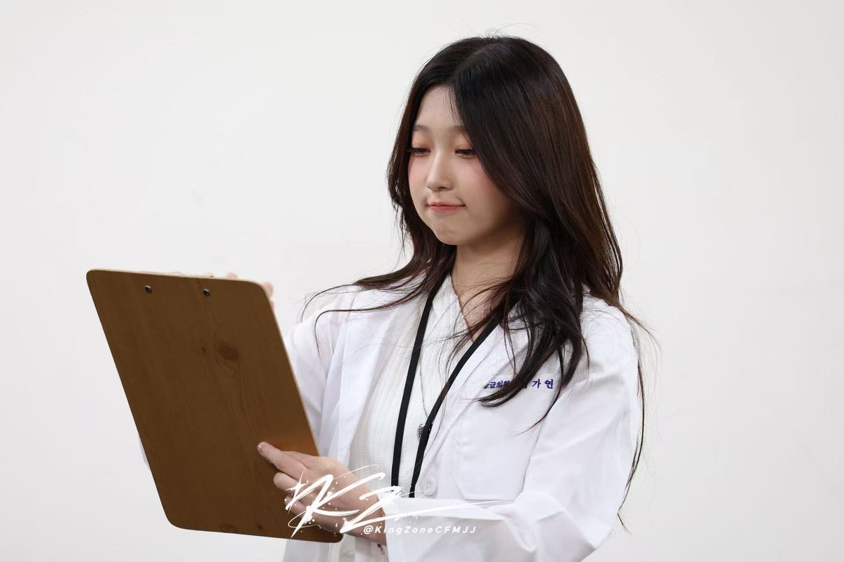 KingZoneCFMJJ's tweet photo. 261005 USPEER JUMP UP 대면 팬사인회
#유스피어 #USPEER 
#로아 #ROA https://t.co/Jq7G4W8xvV