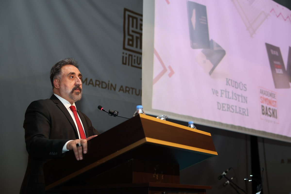 mardinartuklu's tweet photo. 🎯 Üniversitemiz 2026-2027 Akademik Yılı Değerlendirme Programı gerçekleştirildi.

Programda Üniversitemizin akademik gelişimi, bilimsel üretim kapasitesi, uluslararasılaşma, öğrenci yapısı, kalite ve akreditasyon çalışmaları kapsamlı verilerle değerlendirildi.

Bilimsel üretim, proje kapasitesi, uluslararasılaşma ve akreditasyon alanlarındaki gelişmelerin de ele alındığı programda, Mardin’in bölgesel kalkınmasına katkı sunacak yeni hedefler değerlendirildi.

@erolozvar
@ibrahimozcosar

#MAÜ #AkademikYıl #EğitimdeGelişim