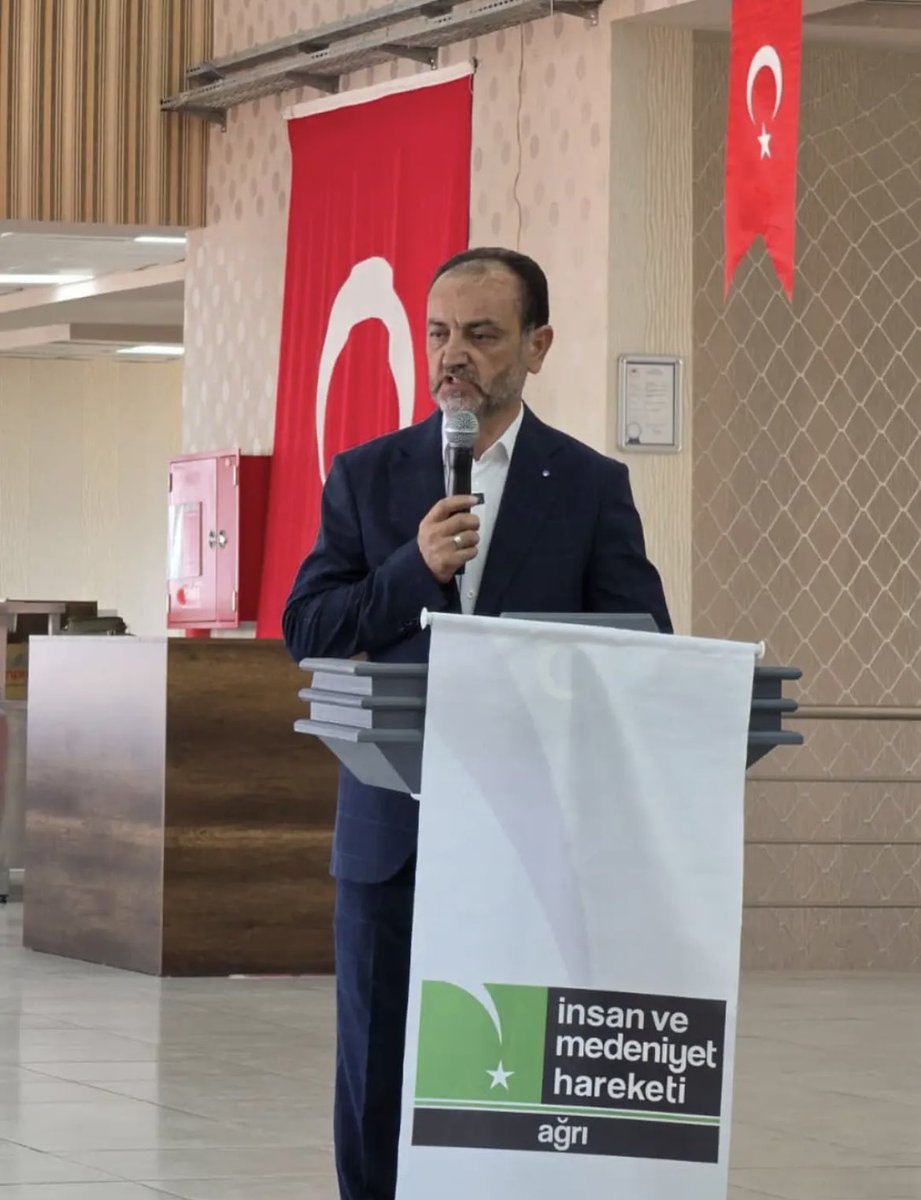 IMHAgri04's tweet photo. İMH Teşkilatlanmadan Sorumlu Genel Başkan Yardımcısı Ertuğrul Taşlı, stratejik planlamanın önemine ve takva eksenli toplumsal değişimde davet ve irşadın rolüne değinerek katılımcılara teşekkür etti. https://t.co/5o8GfX3YgD