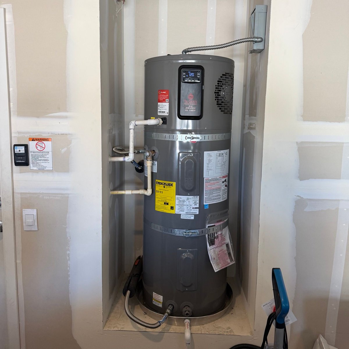 TCWaterHeaters's tweet photo. Heat Pump water heaters are much different from a standard electric water heater. In this situation the heat pump had an issue but the system was able to run normally in electric mode. It’s not always ideal but it’s nice that they can get by while parts are being waited on. #TCWH https://t.co/DB6p5w9wf2