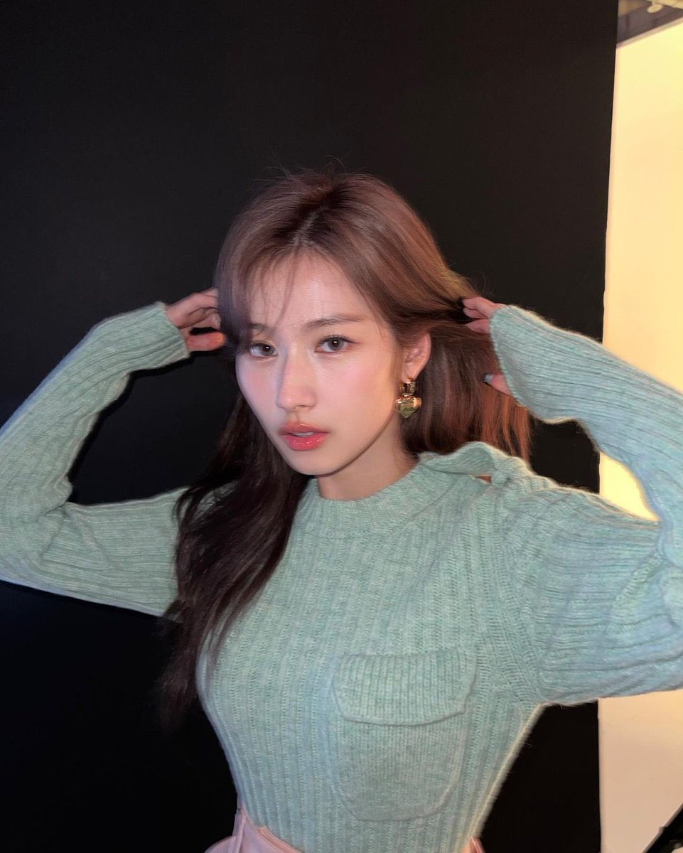todayintwice's tweet photo. 3 years ago today, SANA posted these photos on Instagram. https://t.co/LLQsc7PCC3