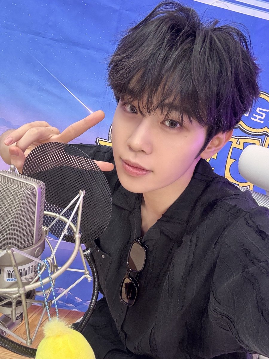 ZB1_official's tweet photo. 261005
MBC FM4U <제로베이스원의 친한친구>

#ZEROBASEONE #ZB1 #제로베이스원 
#KIMTAERAE #김태래 https://t.co/p26Nmreuv5