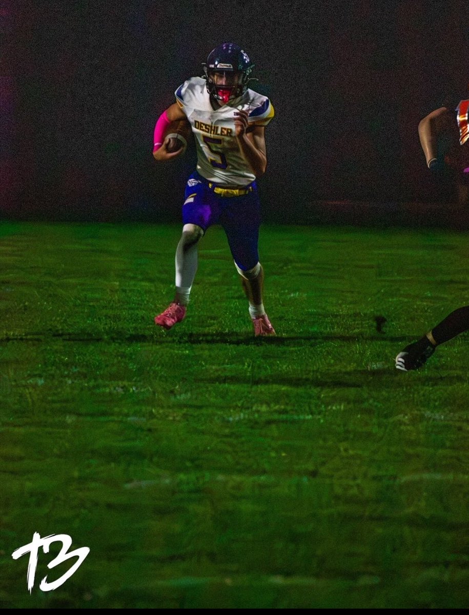 deshlerdragonFB's tweet photo. Senior @Braxton5Peterso has officially hit the 1,000 yd mark - first time in his career. Congrats! 

101 / 1,043 / 13 TDs 

🐉 🏈 https://t.co/WkznjdT9Ew