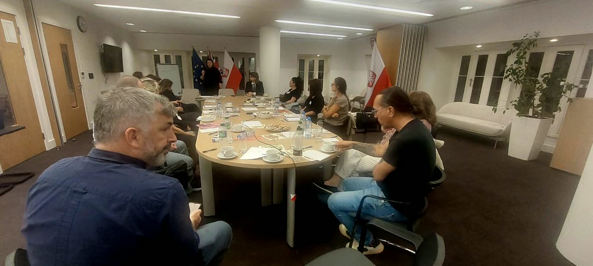 UKBarkaLondon's tweet photo. #ukbarkalondon team welcomed a new Street Leader with lived experience into our outreach team❤️
Adam joined us for the #Polish #diaspora  session at the Polish Consulate in London to discuss #homelessness level of Polish citizens in the UK and prevention methods https://t.co/nc1Gg6yL1E