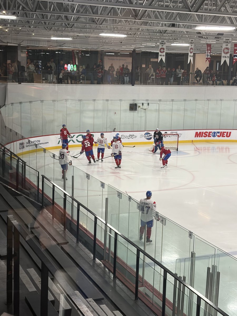 Cook_Marco's tweet photo. Caufield - Suzuki - Kreider 
Slaf - Newhook - Dach 
Bolduc - Danault - Texier 
Anderson - Evans - F. Xhekaj 

Kapanen en extra. Rotation avec Bolduc et Texier. 

Rappel : Demidov n’est pas là ce matin. Difficile de savoir ce que ça veut dire pour demain. 

@DLCoulisses https://t.co/jX6JWKPqbt