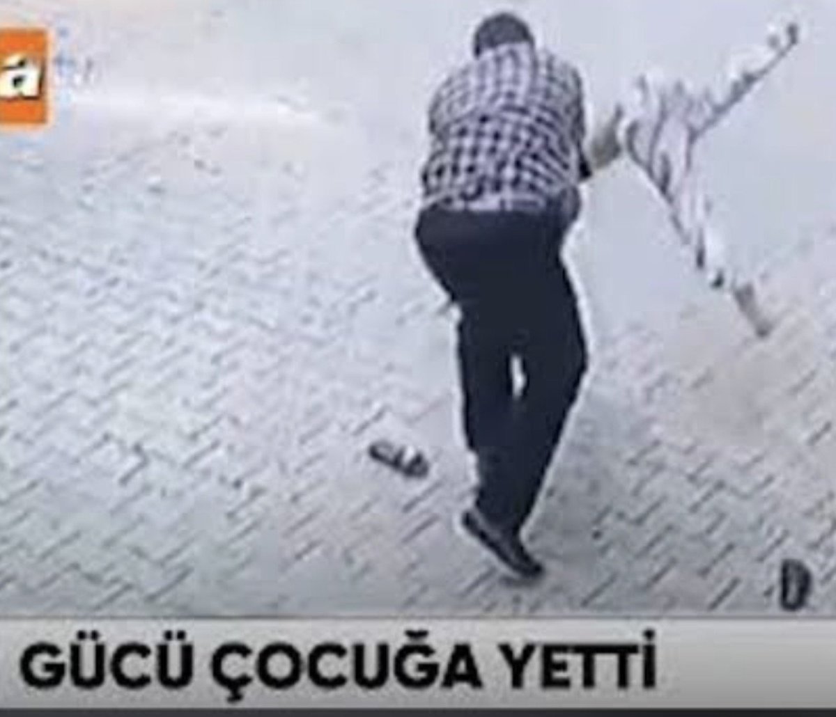 oructhinker's tweet photo. adil şerifi ö!dürmemiş de orucu mu ö!dürecekmiş hadi ya denizde açıkta bi başlarına tekne turu yapsınlar diye bıraktı sanki... şerif'e bi şey yapmayıp oruç'a yapması da şundan: https://t.co/f2R4Y8kQc3