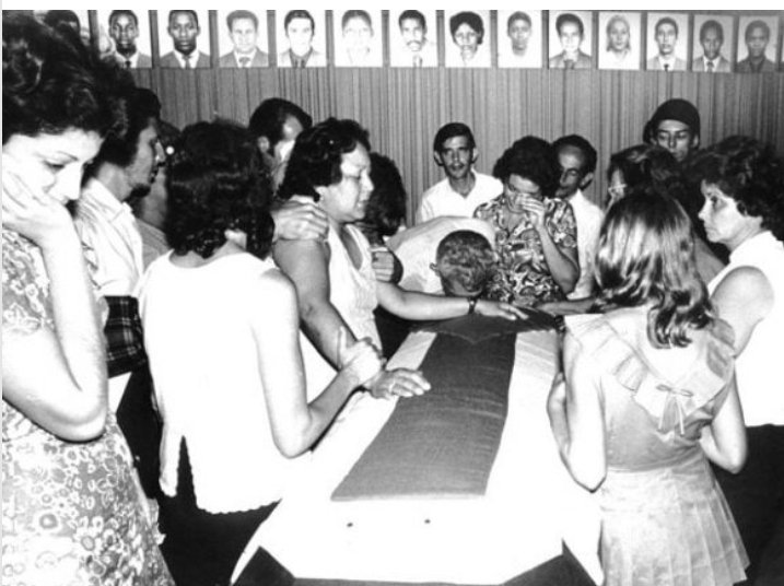 DrMtnezBlanco's tweet photo. #TenemosMemoria 
El 6 de octubre se conmemoran el 50 años del horrendo sabotaje terrorista, la explosión en pleno vuelo de un avión de Cubana de Aviación con 73 personas a bordo. Desde entonces el enérgico y viríl pueblo de Cuba llora en Luto eterno y clama justicia
#CubaVencerá https://t.co/Aw8XQNyLCq