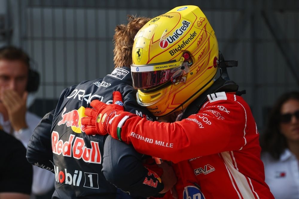 F1BigData's tweet photo. Max Verstappen has shared exactly the same number of front rows with Lando Norris as he has with Lewis Hamilton 

With Lewis Hamilton - 15
With Lando Norris - 15 https://t.co/oOSuG3NLfV