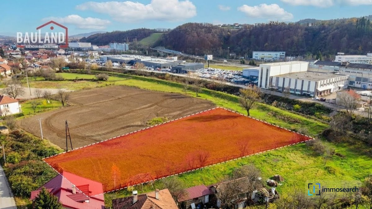 TraumImmos's tweet photo. 3.662 m² Grundstück in Blažuj, Ilidža, mit flachem, regelmäßigem Zuschnitt und direkter Zufahrt über eine asphaltierte Straße. Wasser, Strom und Kanalisation sind leicht zugänglich; Preis: 440.000 BAM.

Mehr erfahren: https://t.co/eQl3AWIor3

#Ilidza #Blazuj #Grundstueck https://t.co/vjyP8QDi4z