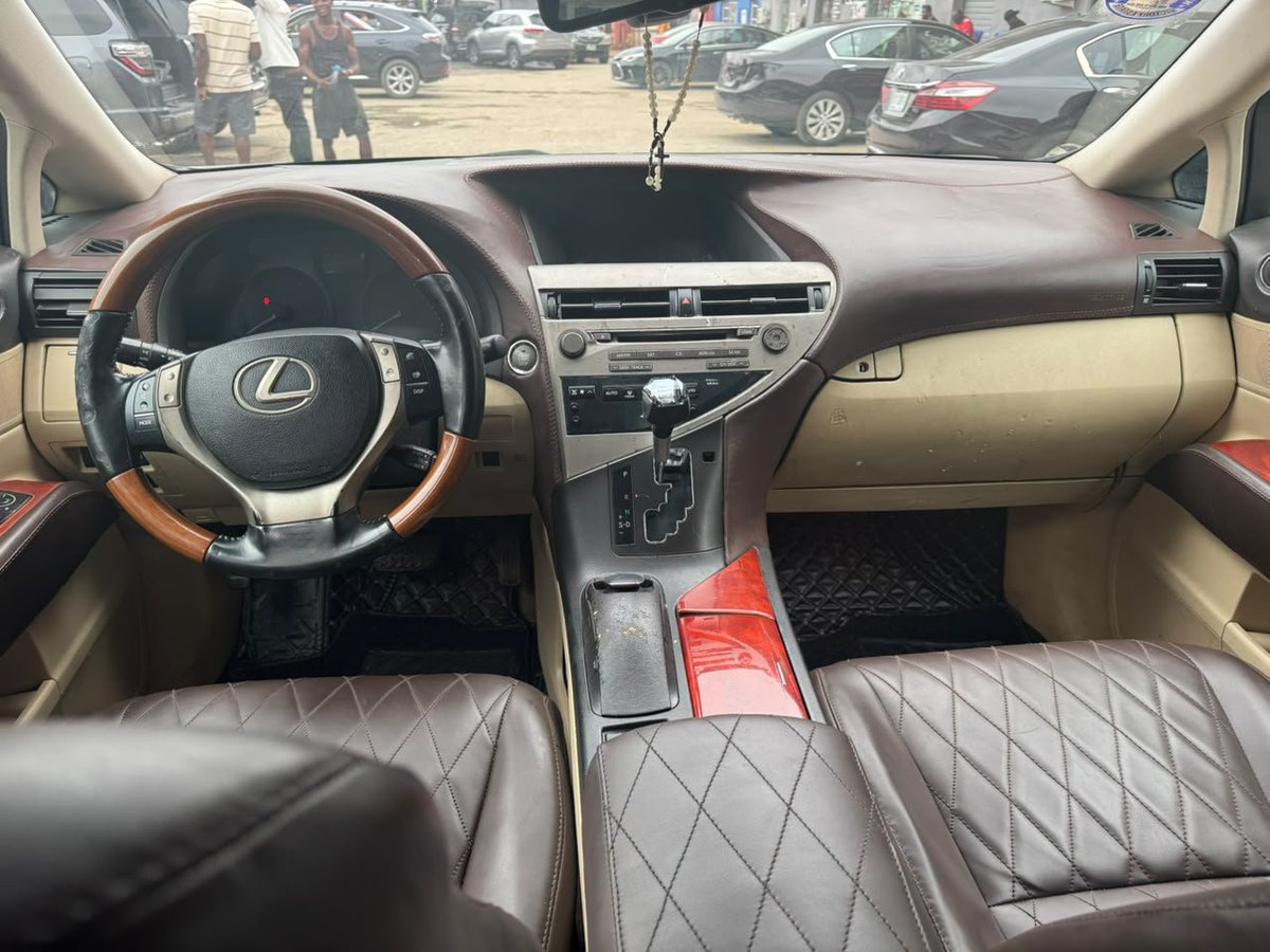 hillsdavid04's tweet photo. Distress deal 🔥🔥

Lexus Rx350 010/11 🇳🇬

Engine 💯
Gear 💯
Buy and drive…
Thumbstart

Price 11.5m  last last 

Settlement 200k 

📍ago palace 

My direct… https://t.co/IpEKK6t0Tf