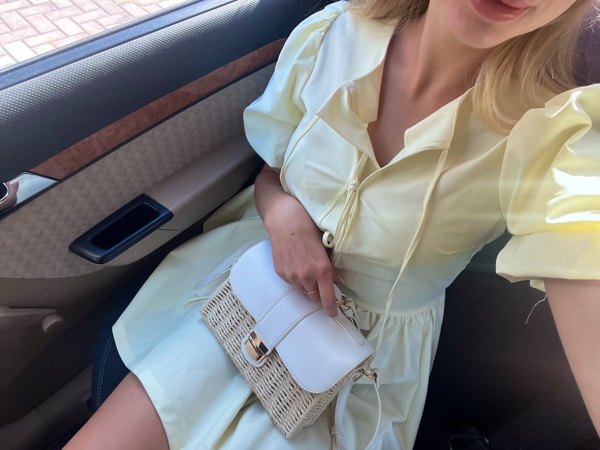 essie_mur's tweet photo. While it's still warm, I need to make sure I wear all my dresses out 🤭

#lifestyle #dailyvibes #reallife https://t.co/ar00tIfLAg