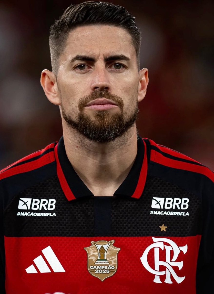 futtmais's tweet photo. Em 2 anos de Flamengo, o Jorginho tem isso aqui:

- Média 91% de acerto no passe.
- Mais de 400 recuperações da bola.
- Media altíssima de chances criadas para um volante. 
- Líder e com uma qualidade técnica diferente. 

Esse cara tinha que ter jogado pelo Brasil! 🇧🇷 https://t.co/Gxpu4JxWdW