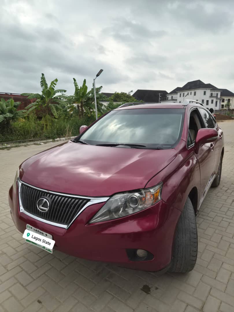 hillsdavid04's tweet photo. Good deal
Registered 
Lexus RX350 
2011 model
Engine and Gear are untampered 
working perfectly 
AC 🥶 

Full option 
mouse control, 
reverse camera

Buy and drive, 
nothing to fix 

Price: 12m
Ago palace Lagos https://t.co/xPwP9tZ327
