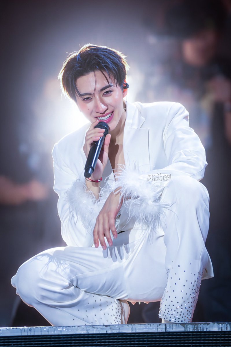 Otnim_O's tweet photo. เหมือนจะกางปีกออกมาจริงๆอะ 🪽

261003 PERSES UNCENSORED CONCERT 
#PERSES_UNCENSOREDConcert
#PERSES_UNCENSORED
#JUNG_PERSES https://t.co/gl2hBRirOB