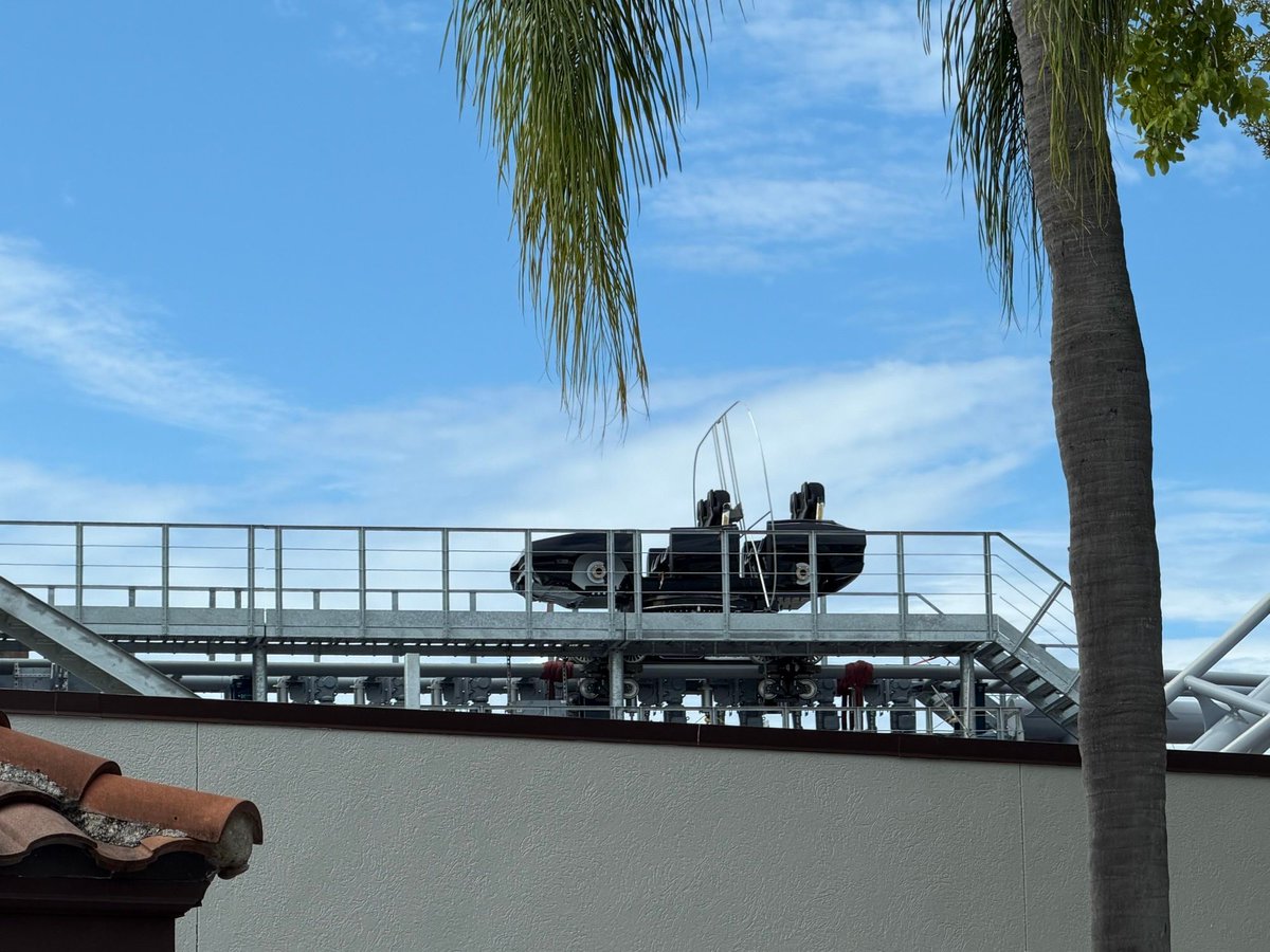 insideuniversal's tweet photo. The Fast &amp; Furious: Hollywood Drift test car hasn’t moved in a few days. @UniversalORL https://t.co/N3GjkXt1l3