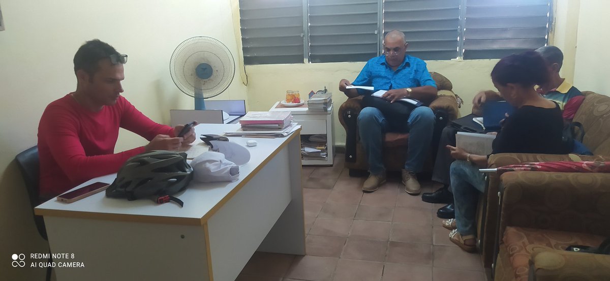 IpuGerardoArias's tweet photo. Se analizó con el director del IPU la precisiones de preuniversitario para este curso escolar. https://t.co/GWd5j4Fo3V