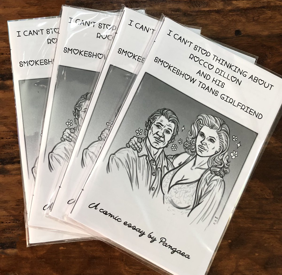 PangaeaStarseed's tweet photo. 99% of my zines are home-printed!!💪✨ #livingartist #zineartist https://t.co/OpVM1hvFuW