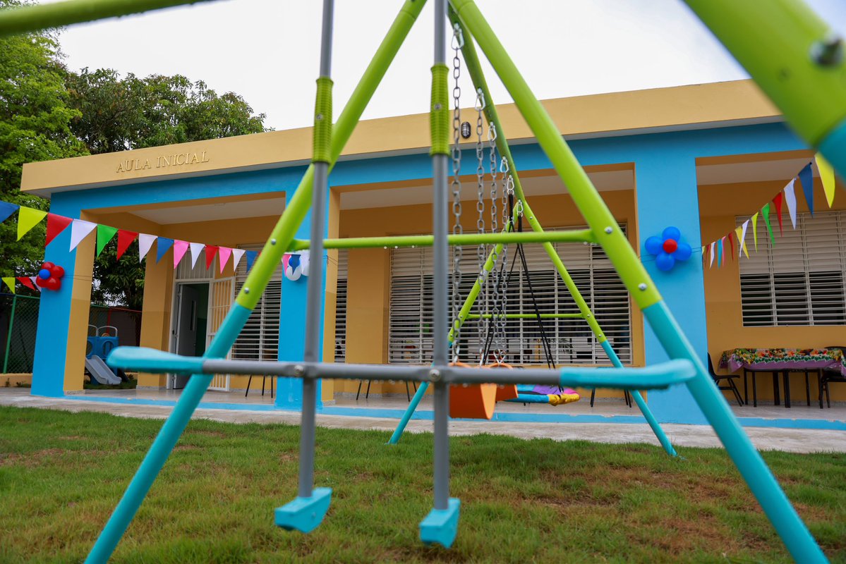 DistritoTapia's tweet photo. 🏫✨ ¡Más espacios para una educación de calidad!
director distrital Rodolfo Martín Cruz Martínez dejó inaugurada mediante el tradicional corte de cinta, una nueva aula del Nivel Inicial en la escuela Antonio Villar del
coco, Villa Tapia
@EducacionRDo 
@LMDECAMPS 
@regional7 https://t.co/VogUl1bBh8