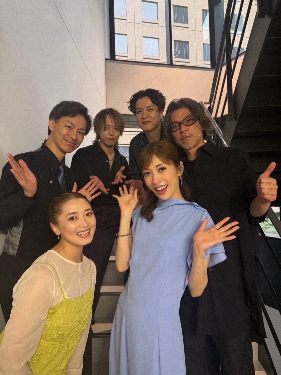 yas_nakajima_'s tweet photo. 「明日海りお FCイベント2026 〜miri*palette〜」
東京ニッショーホール2Days、大阪森ノ宮ピロティホール2Days。全7公演。

#明日海りお さんのライブにギタリストとして初参加させて頂きました。様々なスタイルの楽曲を多彩な表情、圧倒的な表現力で歌唱される明日海さんがとても印象深かったです。

ギターと歌だけで始まる楽曲があったり、とても思い入れのあるステージとなりました。

明日海さん、バンマスの島本道太郎さんをはじめスタッフの皆様、バンドメンバーの皆様、会場で素晴らしい時間を共有して頂いた皆様、ありがとうございました。またお会いできる日が来ますように。yas

#みりぱれっと
#みりぱれ