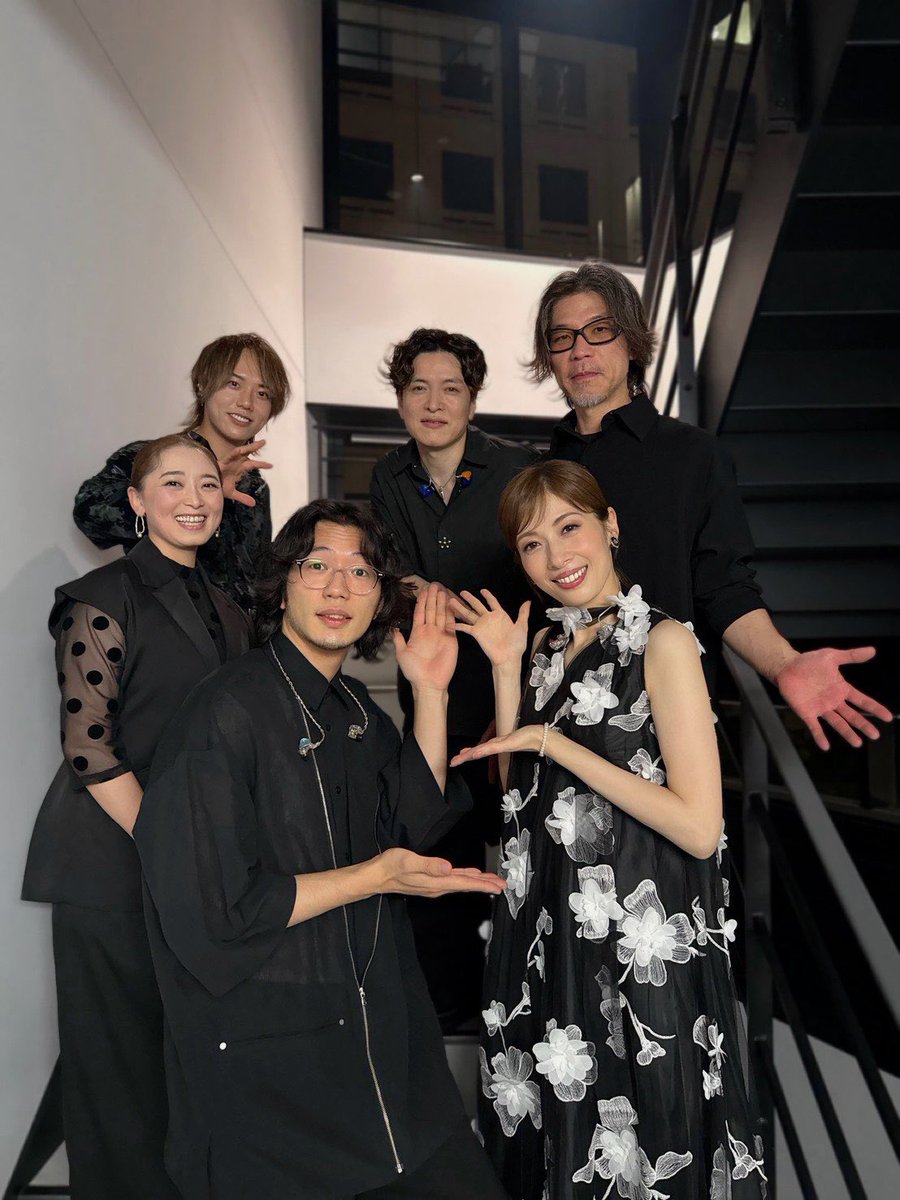 yas_nakajima_'s tweet photo. 「明日海りお FCイベント2026 〜miri*palette〜」
東京ニッショーホール2Days、大阪森ノ宮ピロティホール2Days。全7公演。

#明日海りお さんのライブにギタリストとして初参加させて頂きました。様々なスタイルの楽曲を多彩な表情、圧倒的な表現力で歌唱される明日海さんがとても印象深かったです。

ギターと歌だけで始まる楽曲があったり、とても思い入れのあるステージとなりました。

明日海さん、バンマスの島本道太郎さんをはじめスタッフの皆様、バンドメンバーの皆様、会場で素晴らしい時間を共有して頂いた皆様、ありがとうございました。またお会いできる日が来ますように。yas

#みりぱれっと
#みりぱれ