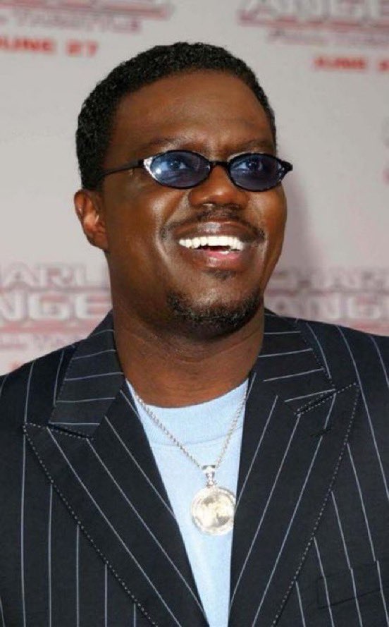 Jazzieeiswhoiam's tweet photo. 🧵
#OTD Bernard Jeffrey McCullough (Oct 5, 1951 - Aug 9, 2008). AKA Bernie Mac, comedian, actor. Born and raised on Chicago's South Side, Mac gained popularity as a stand-up comedian. He joined fellow comedians Steve Harvey, Cedric the Entertainer and D. L. Hughley, in the film The Original Kings of Comedy. His most noted film roles were as Frank Catton in the Ocean's film series from 2001 through 2007 and as the title character of Mr. 3000. He was the star of his eponymous show, which ran from 2001 through 2006, earning him 2 Emmy Award nominations for Outstanding Lead Actor in a Comedy Series.
#History
https://t.co/bnG5ypsMUh
