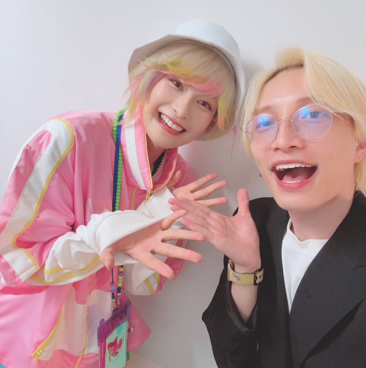 SumiyaTetsuei's tweet photo. #パラステ
観劇させて頂きました！！！！！
そして大感激しました！！！！！！

VISTYが！！！！！！
かんたろーが！！！！！
生きてました！！！！！！！
最高にキラキラでかわかわでした！！！！

4日目お疲れ様でした！！！
最終日まで会場を輝かせていってください！！！！ https://t.co/RwaIndMGmd