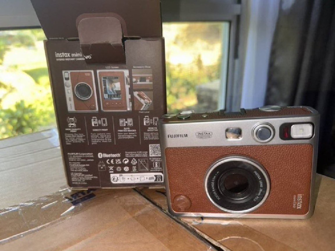 ileaf_lys's tweet photo. WTS Fujifilm Instax Mini Evo Brown 🤎
✨ Like new, no minus
📸 Good condi
Free acc + penutup lensa
📦 Isi : box, charger, strap
💰 Rp 2.700.000 (nego tipis)
📍SMI
DM untuk foto/video detail. Serius minat boleh nego
#WTS #InstaxMiniEvo #Fujifilm #CameraBekas #JualKamera https://t.co/AM0SJGi0Sw