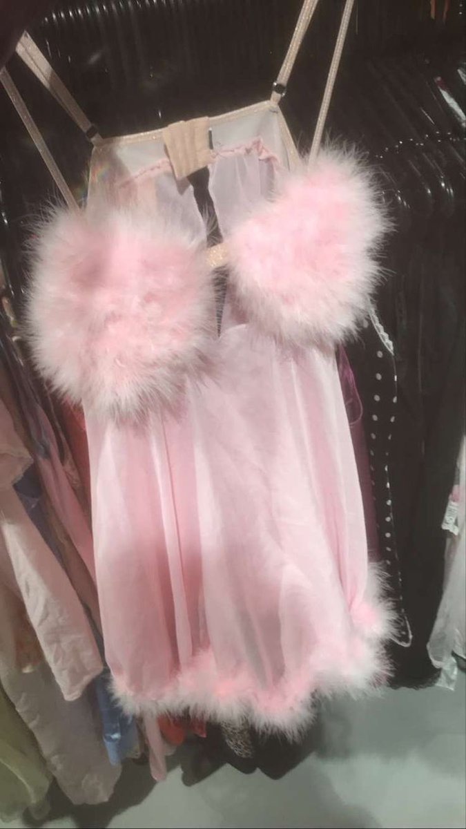 BirkinAura's tweet photo. i love sweet dolly attire https://t.co/dQx1ipaXIP