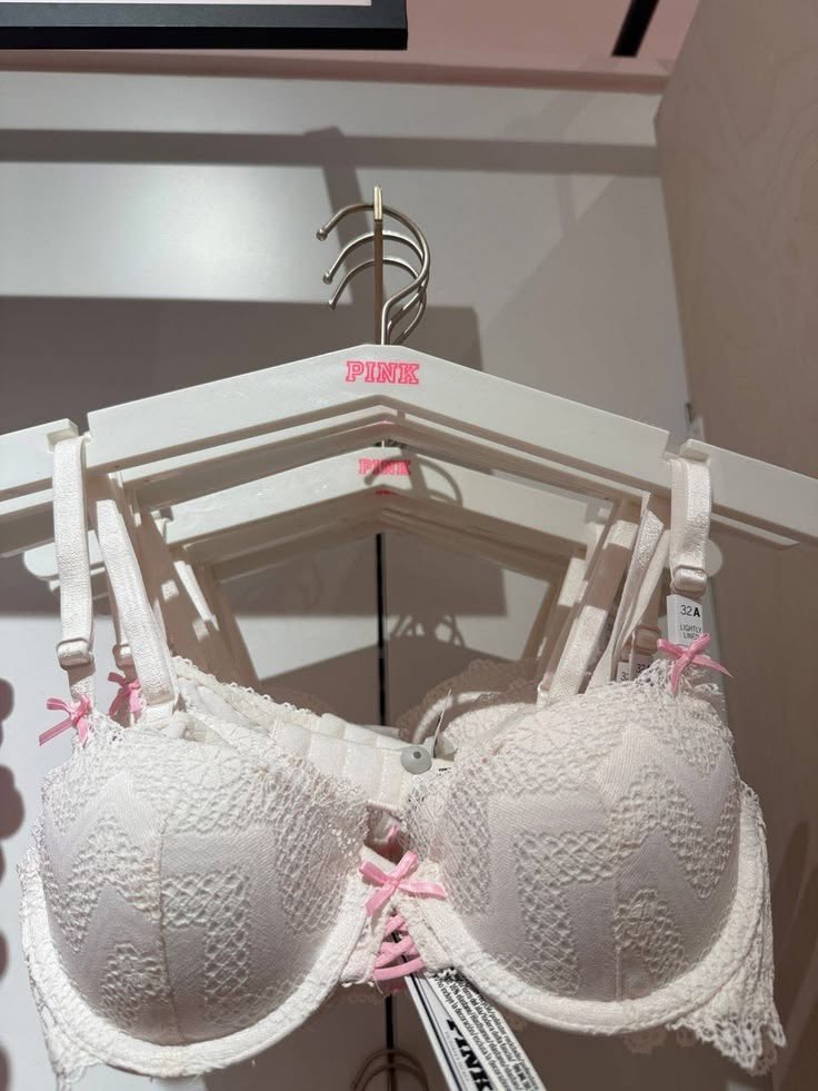 BirkinAura's tweet photo. i love sweet dolly attire https://t.co/dQx1ipaXIP