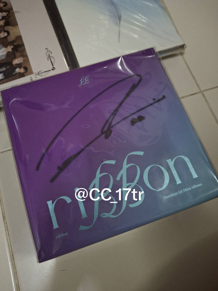 CC_17tr's tweet photo. ✨️อัลบั้มเต็ม ribbon ไซน์สดแบมแบม🐍
 
- 600 รวมส่งค่ะ -

#ตลาดนัดอากาเซ #ตลาดนัดอากาเซ่ #ตลาดนัดเมนแบม #ตลาดนัดgot7 https://t.co/vczVWq0QEw