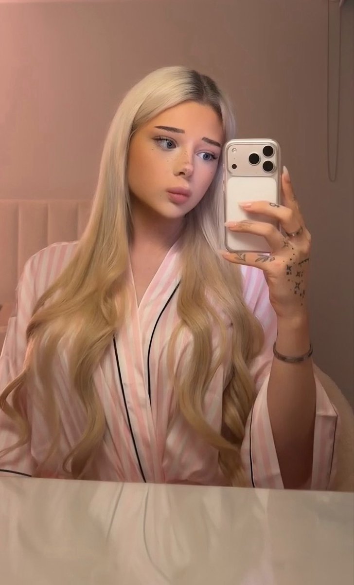 aubreytsxo's tweet photo. transgender and beautiful 🏳️‍⚧️ https://t.co/7cJHKqyb4L
