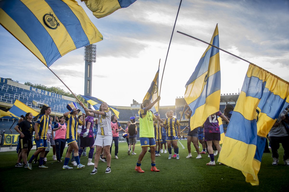 RCentralFem's tweet photo. Lo luchamos, lo trabajamos y lo conseguimos🏆🇺🇦 https://t.co/9ROItDpCD0