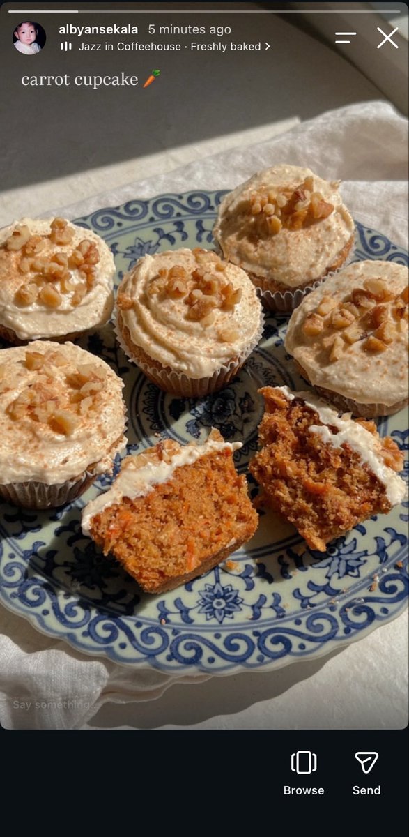 leathernim's tweet photo. 200. carrot cake🤤 https://t.co/ZcvOmLetZt