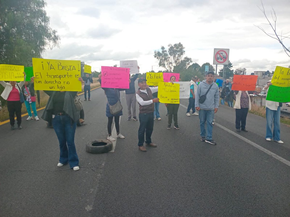 h_conexion's tweet photo. 🔴 #Entérate | ⚠️Vecinos de San Lorenzo #Tlalmimilolpan bloquearon la #México-#Pirámides en protesta por el aumento a las #tarifas de los autobuses "#Teotihuacanos" 🚌 Conoce todos los detalles, accede a la nota aquí 👇

https://t.co/wHV1LrU2tc https://t.co/3bZCfwoMS5