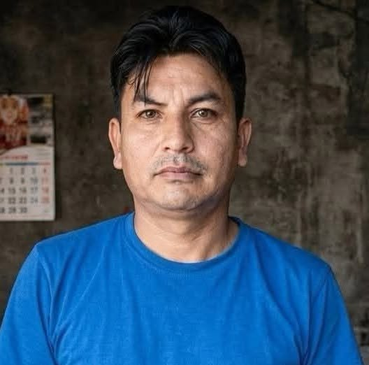 DesaparecidosSV's tweet photo. SE ENCONTRÓ CON UNA SOGA AL CUELLO

04 de octubre 2026 en una vivienda en la zona de Los Izotes, en las cercanías de La Ermita, Quezaltepeque, La Libertad; fue encotrado sin vida conocido como "Edwin el Panadero", quien se encontraba colgando con una cuerda al cuello. https://t.co/ef5ICcd0P4