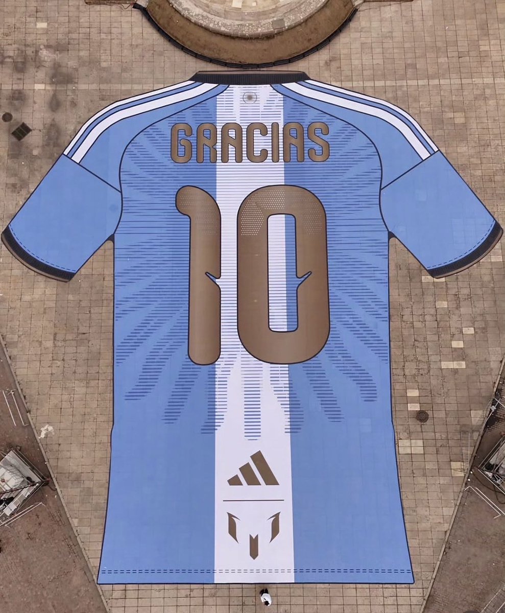 OutMessi_'s tweet photo. El homenaje de Rosario para el ‘10’ https://t.co/8ICadPsUlM