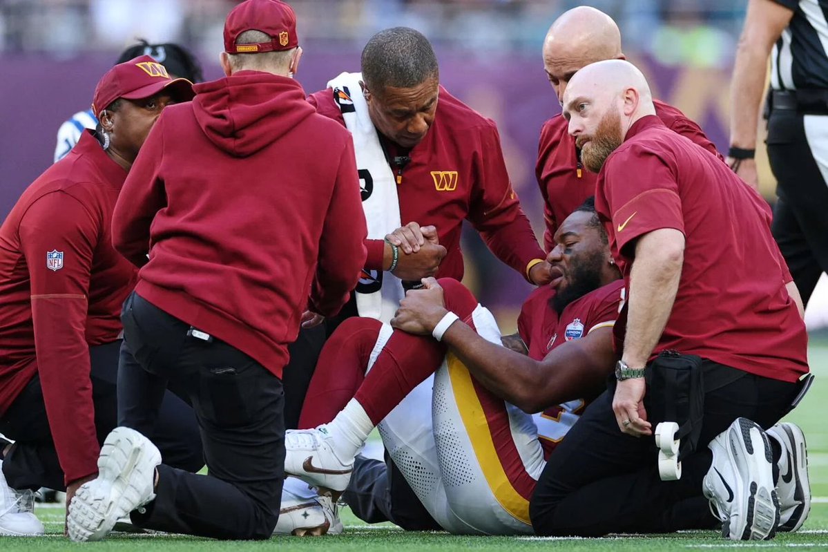 JayDanielsMVP's tweet photo. #Commanders WR Jaylin Lane suffered a fracture &amp; dislocation of his ankle, per @RapSheet. 

He will be out for the season. https://t.co/G6BYRyfzmS