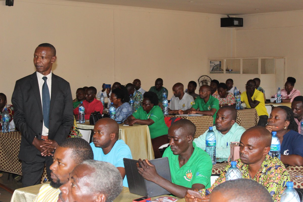 Merankabandi2's tweet photo. @Merankabandi. Le groupement @CopedBurundi @OGitega18311 organise,  au chef-lieu de @Gitega,  du 05 au 09 septembre,  un atelier de formation des formateurs sur les modules "Microentrepreneuriat, Connaissance du marché et Elaboration des plans d'affaires". https://t.co/MpruemjQka