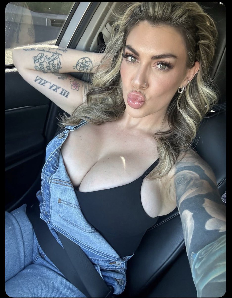 AnaLordeyd88's tweet photo. It’s Monday 🥰 let get the work started https://t.co/Jn8UkSO9YE