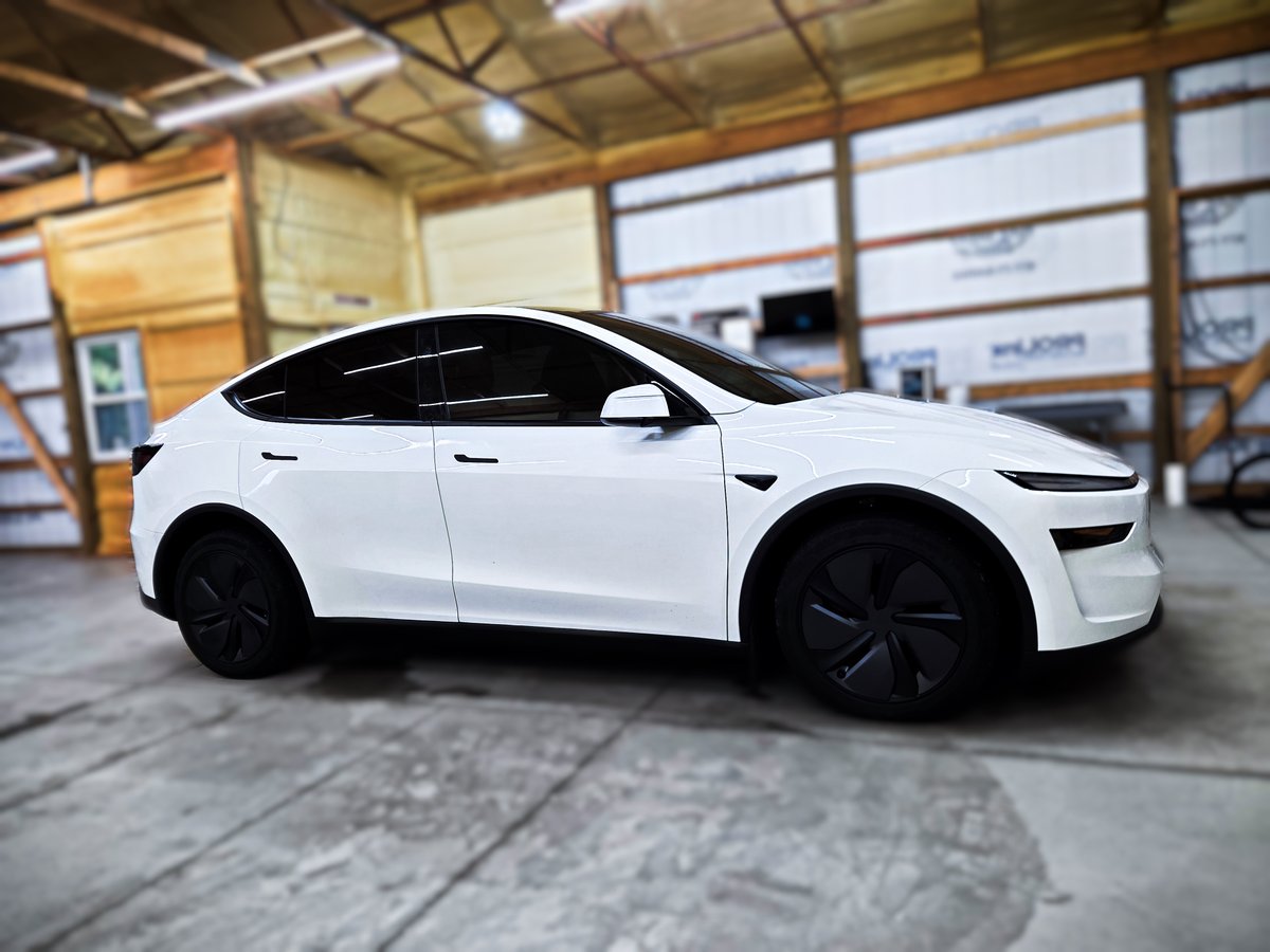 CarBeyondDriven's tweet photo. Y? Because we like to tint #Teslas and this spiffy new Model Y was in for quality #3M Ceramic IR 15% on the two front side windows &amp; 50% over the factory tint on the rear to reduce it to ~15% to match the front

#carbeyonddriven https://t.co/fXkfngnFLP
