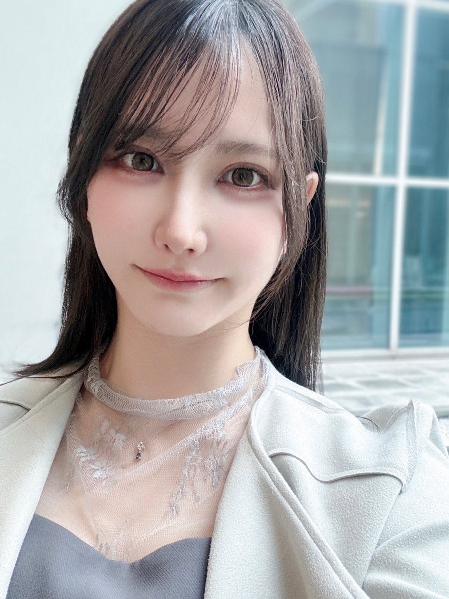 shizuku_45_'s tweet photo. おはよ〜⋆˙⟡
ここ数年秋が無かったけど今年はしっかりあるね〜🍂
逆に秋服があんまり無い https://t.co/Cufa7tiaJx